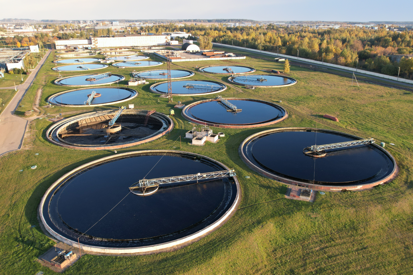 Kläranlage mit mehreren Klärbecken